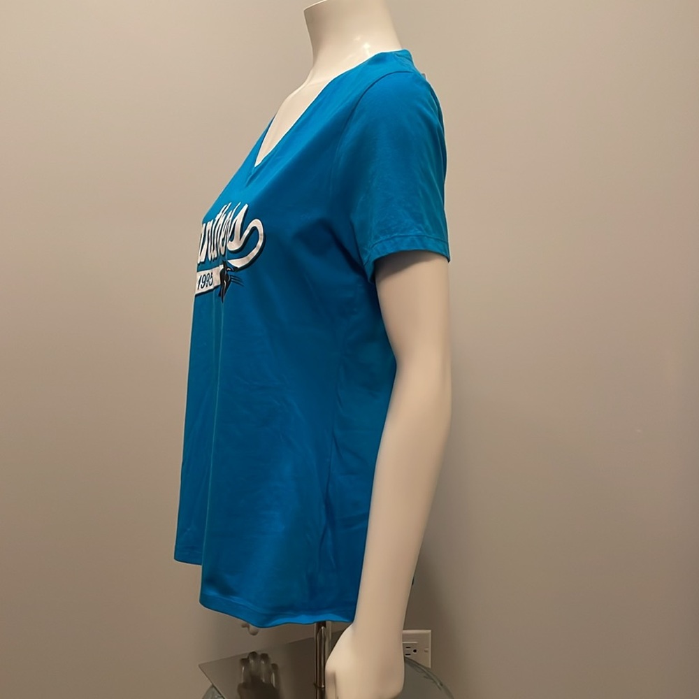 Carolina Panthers NFL Team Apparel Women’s V Neck T Shirt with Lateral Script L - Picture 4 of 10